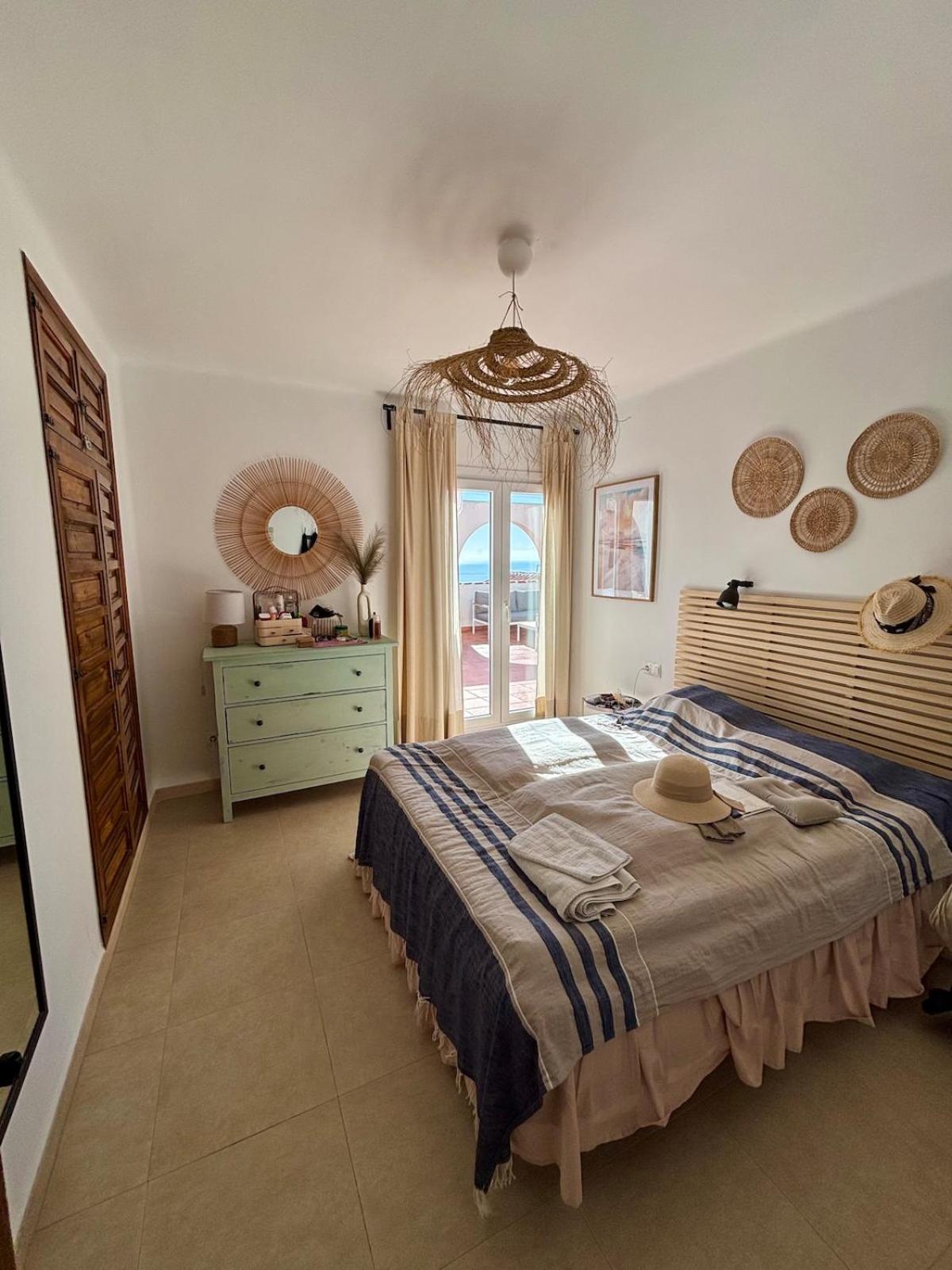 Casa Paz - 2 Bed 1 Bath Terrace Views Apartment Nerja