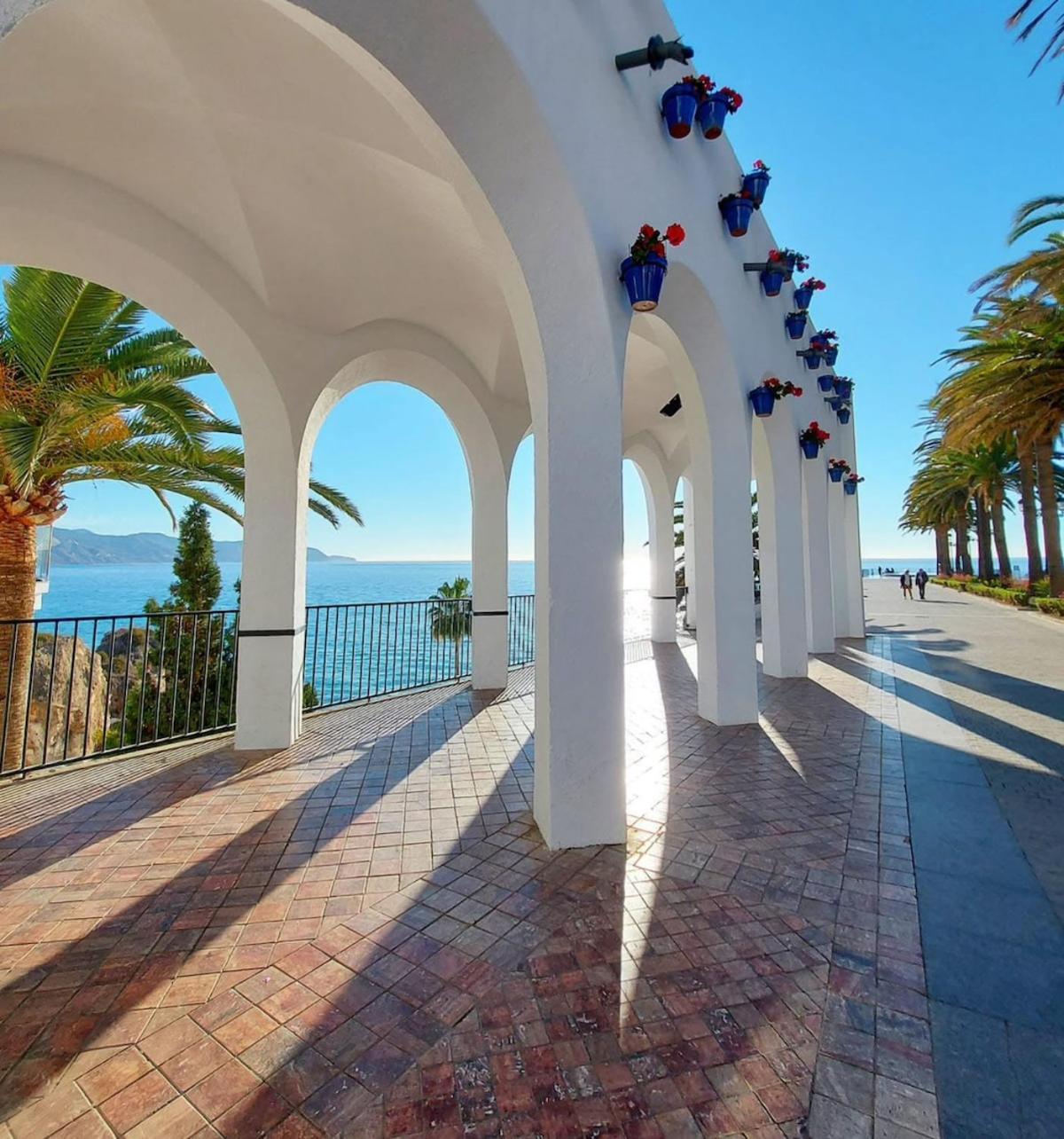 Casa Paz - 2 Bed 1 Bath Terrace Views Apartment *